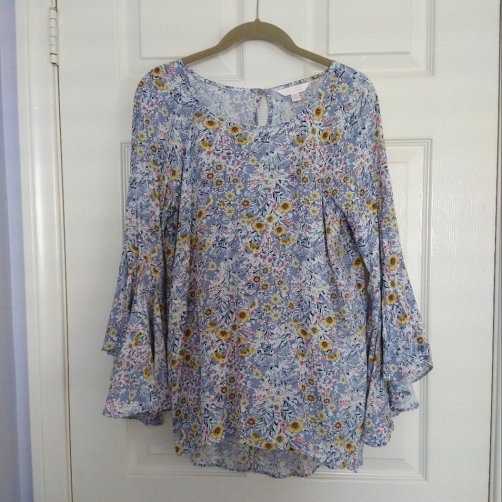 Feminine Boho Floral Bell Sleeve Top